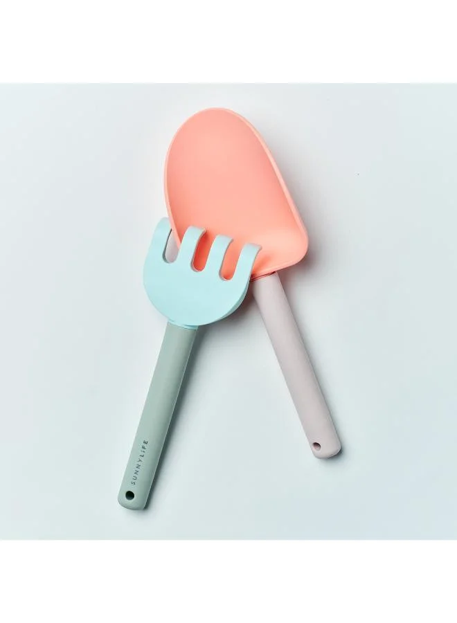 SUNNY LIFE Sand Spade & Rake Apple Sorbet Multi